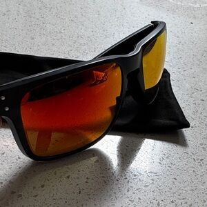 Oakley Black Sunglasses with Orange Lenses
Black Ink/Prizm Ruby Polarized